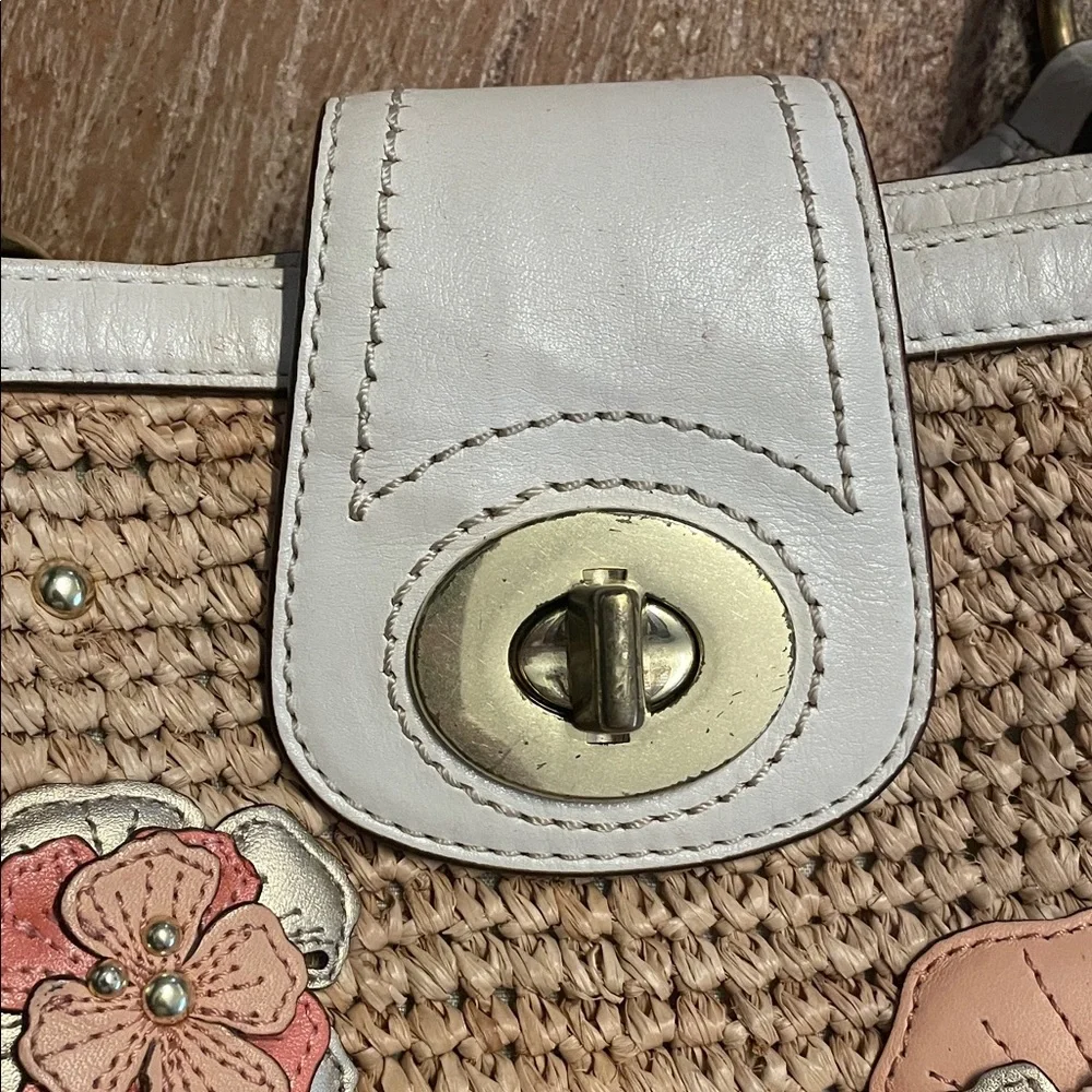 Vintage Coach Hampton Floral Leather & Woven Straw Tote Bag - Picture 4 of 13